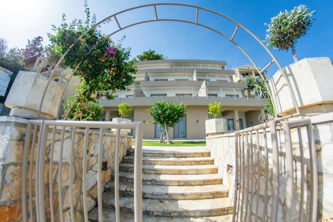 Kaiser Luxury Suites Achílleion Dış mekan fotoğraf