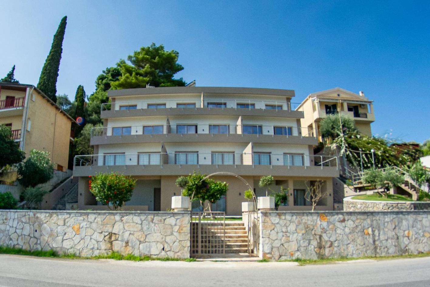 Kaiser Luxury Suites Achílleion Dış mekan fotoğraf